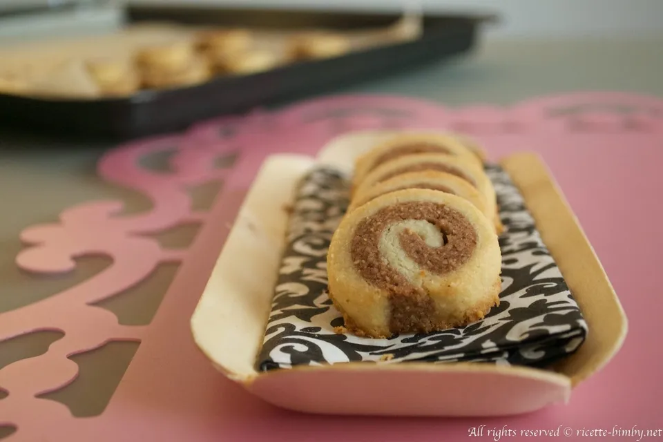 Biscotti a spirale alla nocciola Bimby