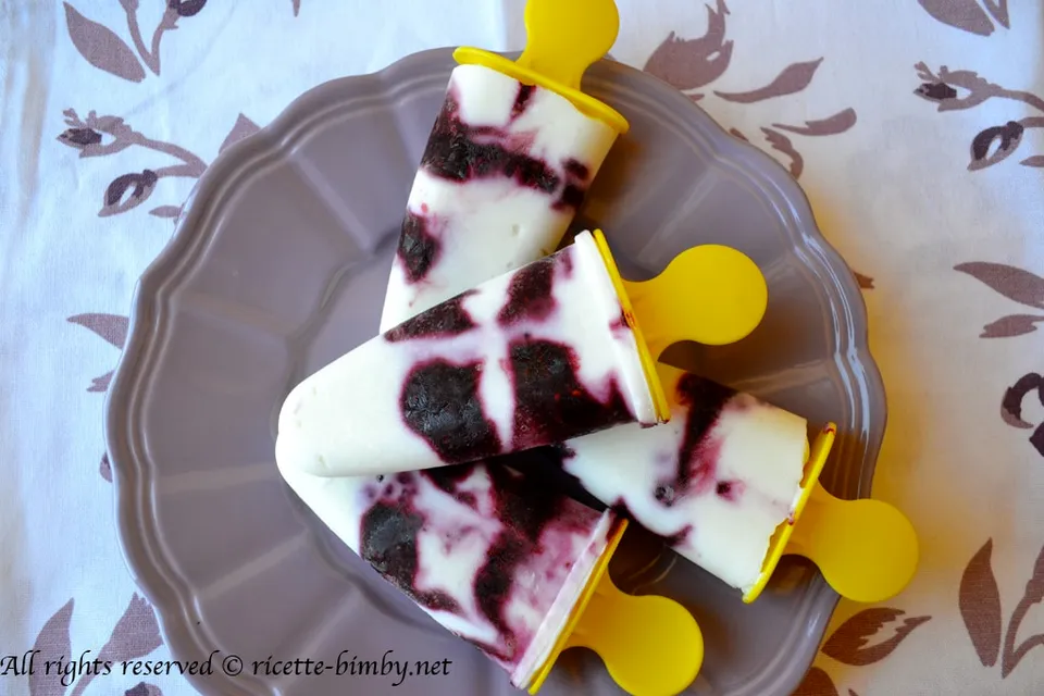 Ghiaccioli yogurt e frutti di bosco Bimby