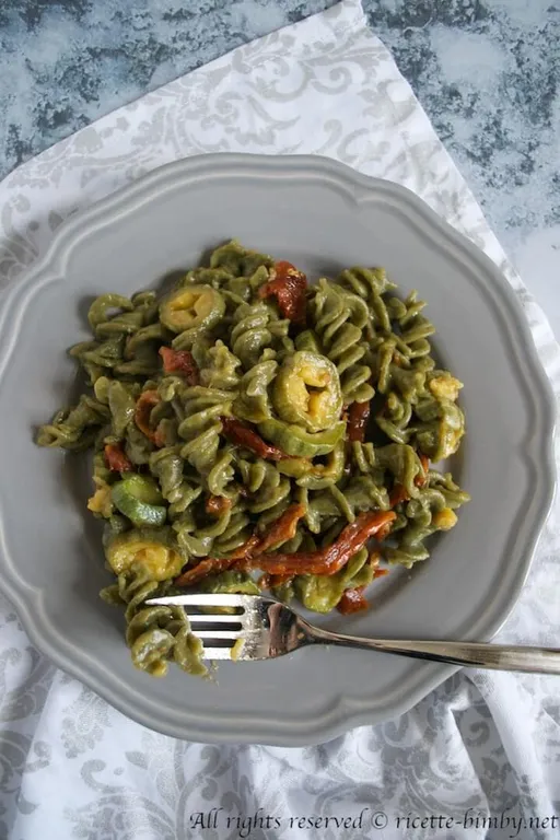 Pasta zucchine e pomodori secchi bimby