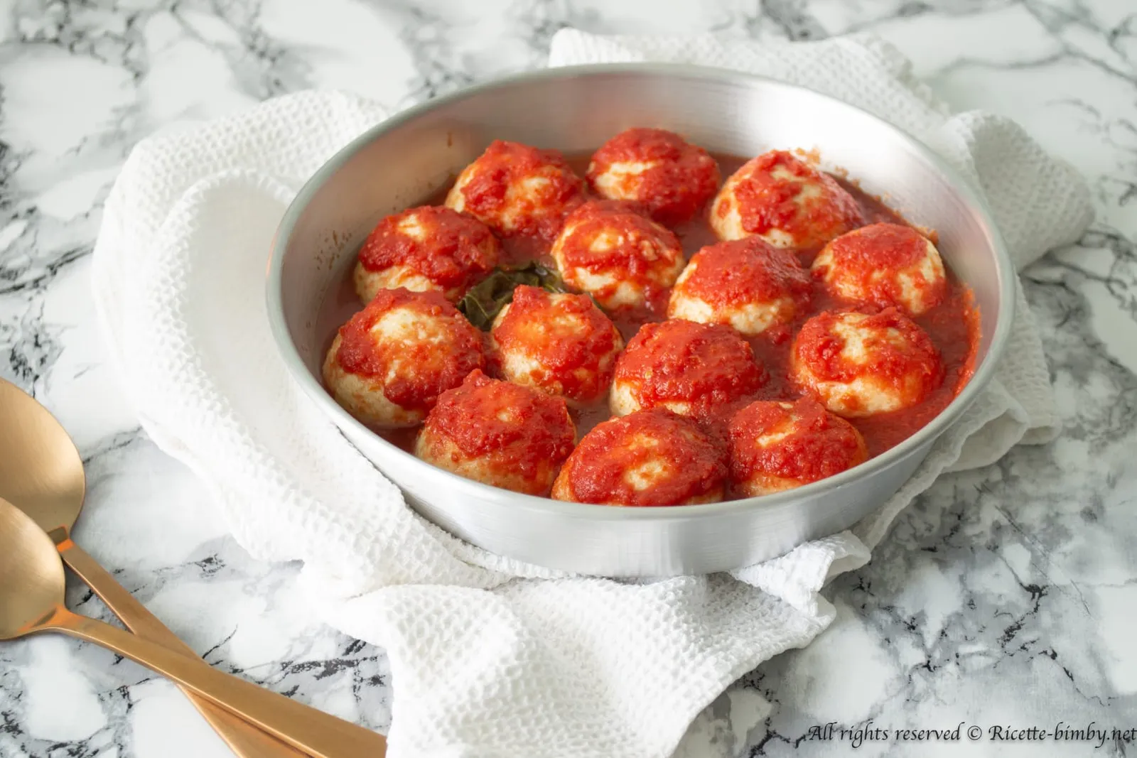 Polpette di ricotta al sugo Bimby