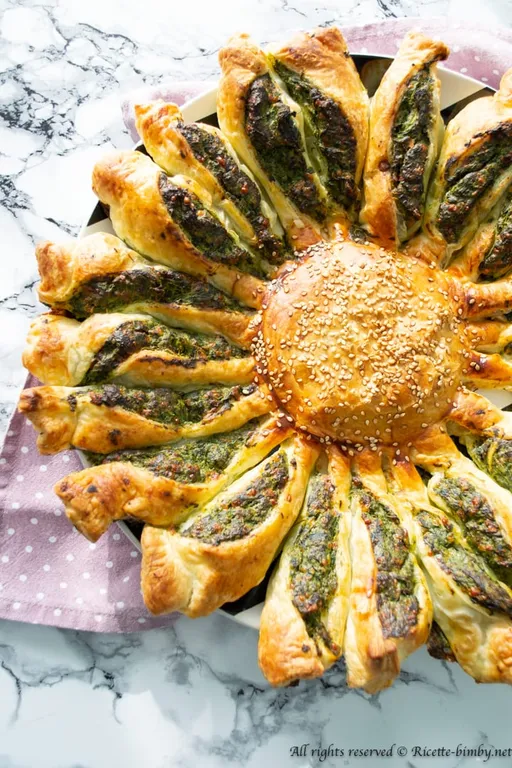 Torta fiore con spinaci e ricotta bimby