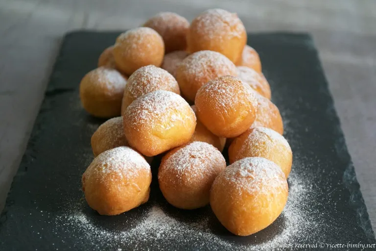 Castagnole alla ricotta Bimby