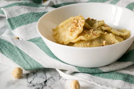 Agnolotti con pesto di nocciole bimby