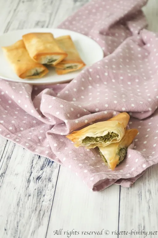 Involtini di pasta fillo con spinaci e feta bimby