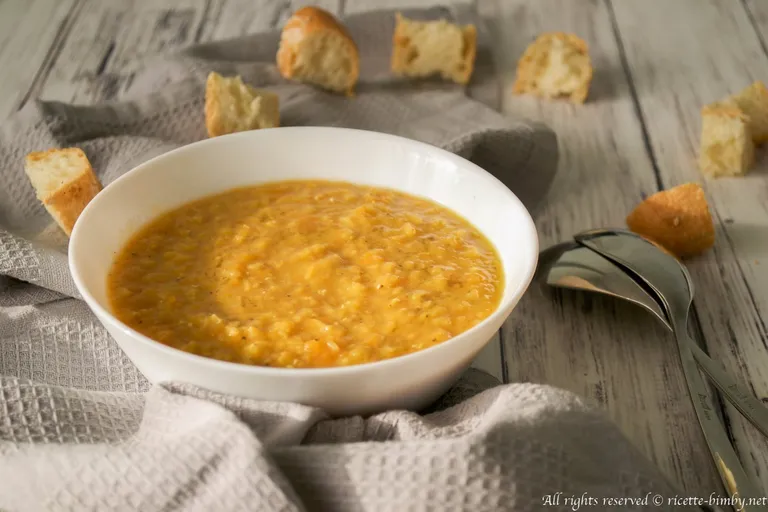 Zuppa di zucca e lenticchie rosse Bimby