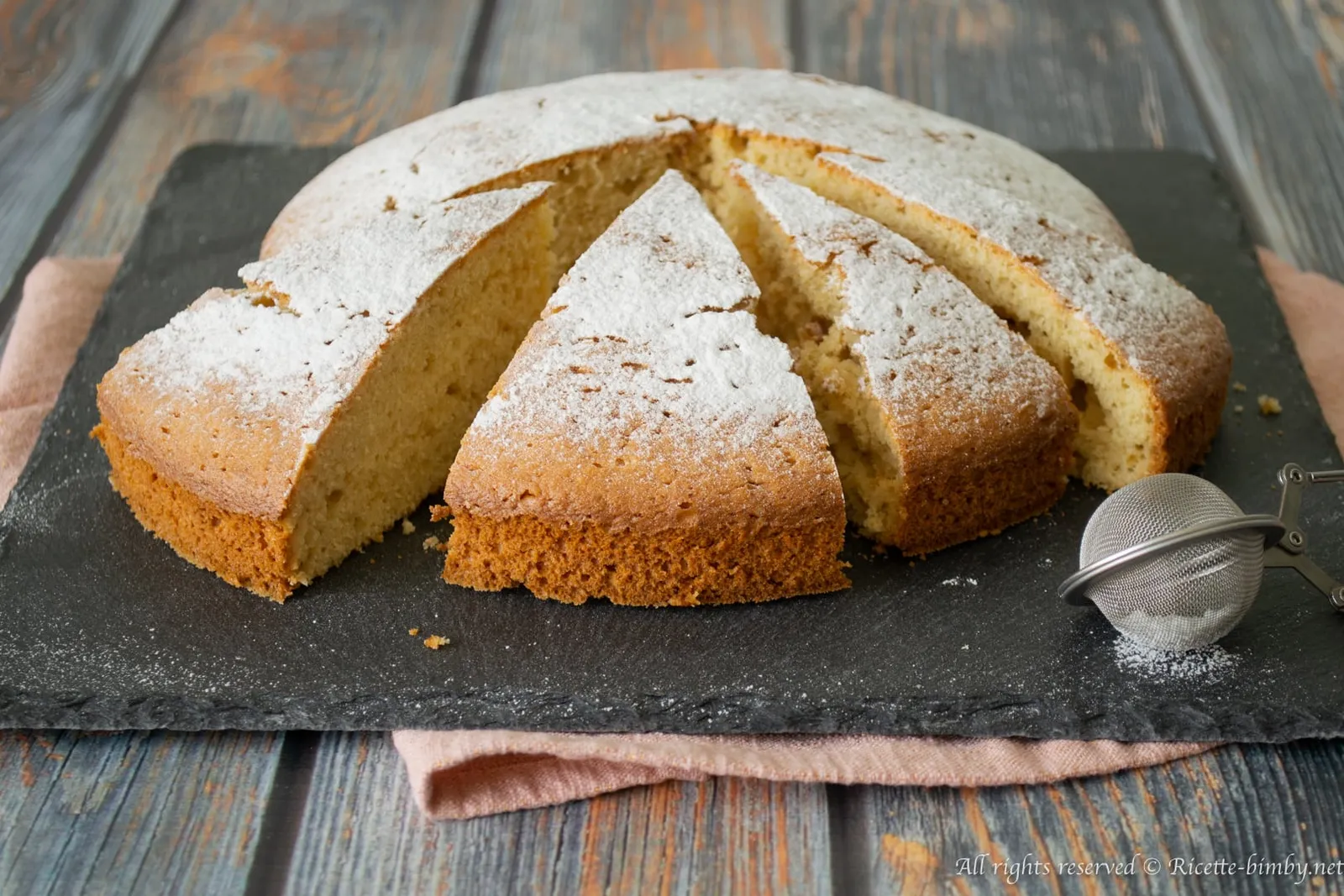 Torta con la crema nell'impasto Bimby