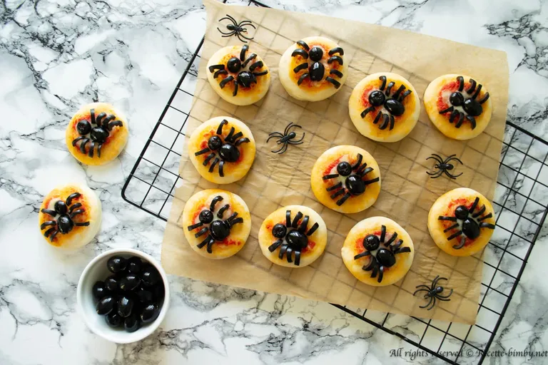 Pizzette ragno di Halloween Bimby