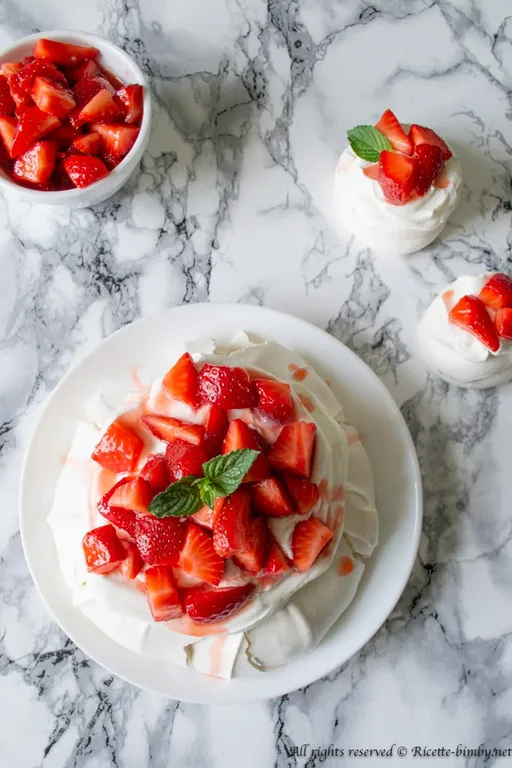 Pavlova alle fragole bimby