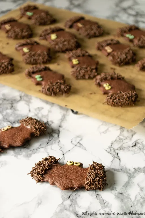 Biscotti a forma di pipistrello bimby