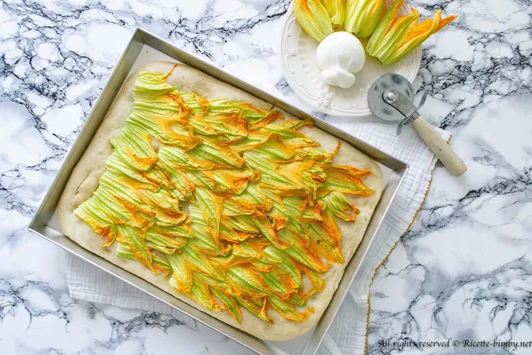 Focaccia con fiori di zucca Bimby