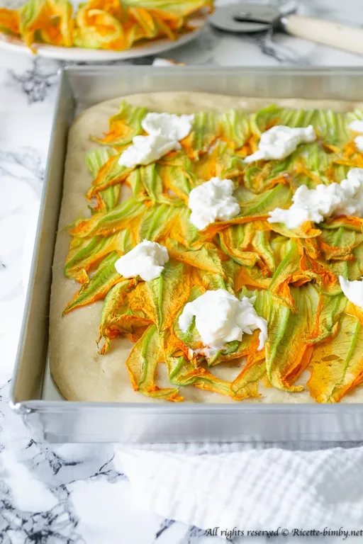 Focaccia con fiori di zucca bimby