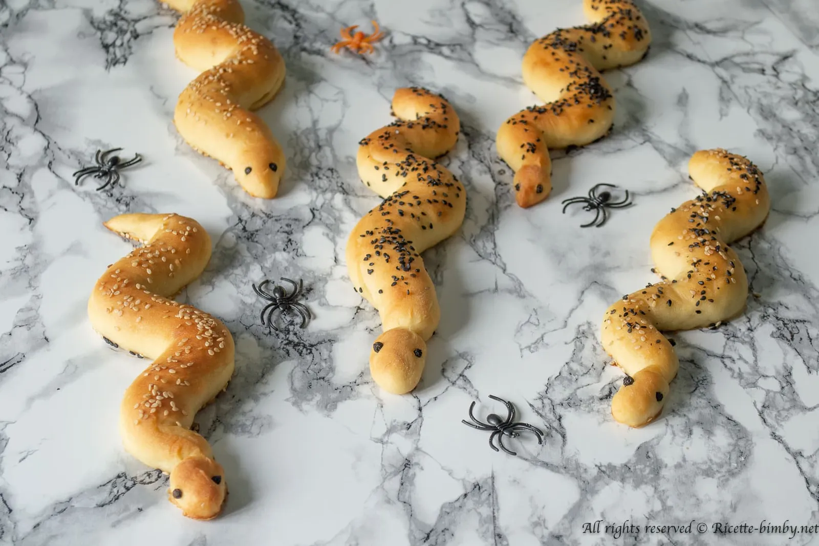 Serpenti di pane di Halloween Bimby