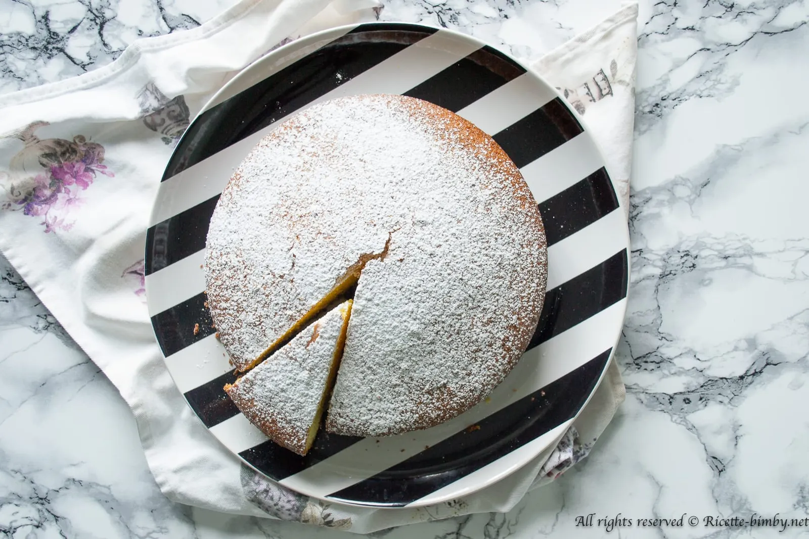 Torta all'arancia e gocce di cioccolato Bimby
