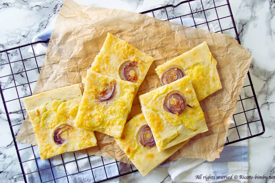 Schiacciata di patate e cipolle Bimby