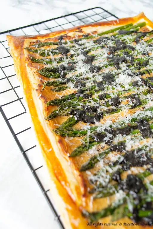 Torta salata asparagi e aglio nero bimby